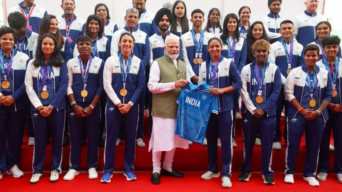 એશિયન ગેમ્સ 2026ના મેડલ વિજેતાઓએ PM મોદીને ભેટો આપી, 2036 ઓલિમ્પિકનો સંકલ્પ દોહરાવ્યો