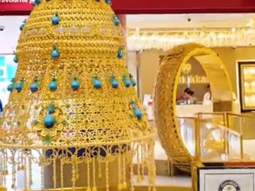 16.5 કિલો વજનના સોનાના ઝુમકા: દુબઈમાં ભારતીય કંપનીના 'મયૂર સહસ્ર'ને બે ગિનિસ રેકોર્ડ